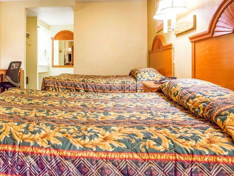 Rodeway Inn Mount Laurel Hwy 73 Экстерьер фото