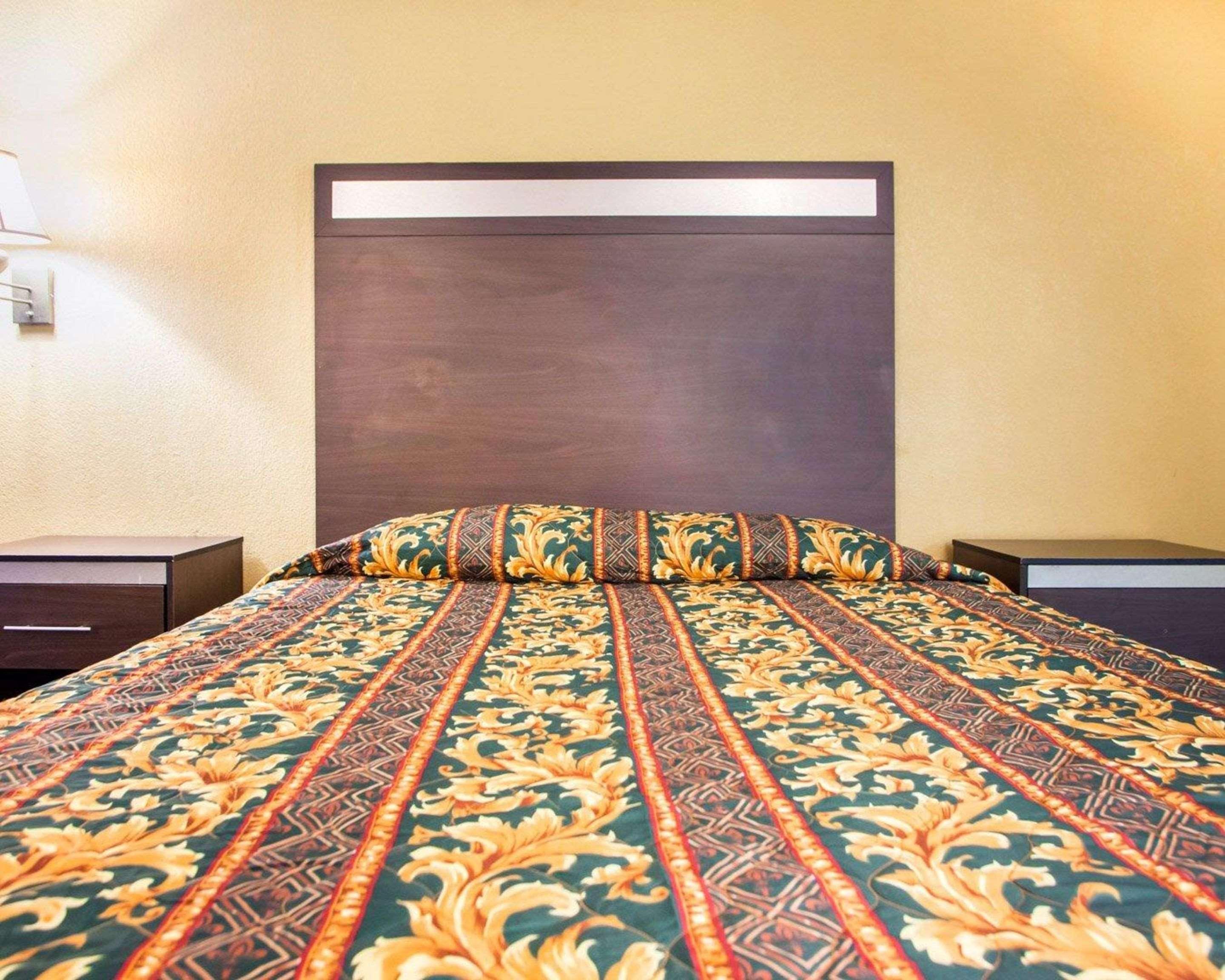 Rodeway Inn Mount Laurel Hwy 73 Экстерьер фото