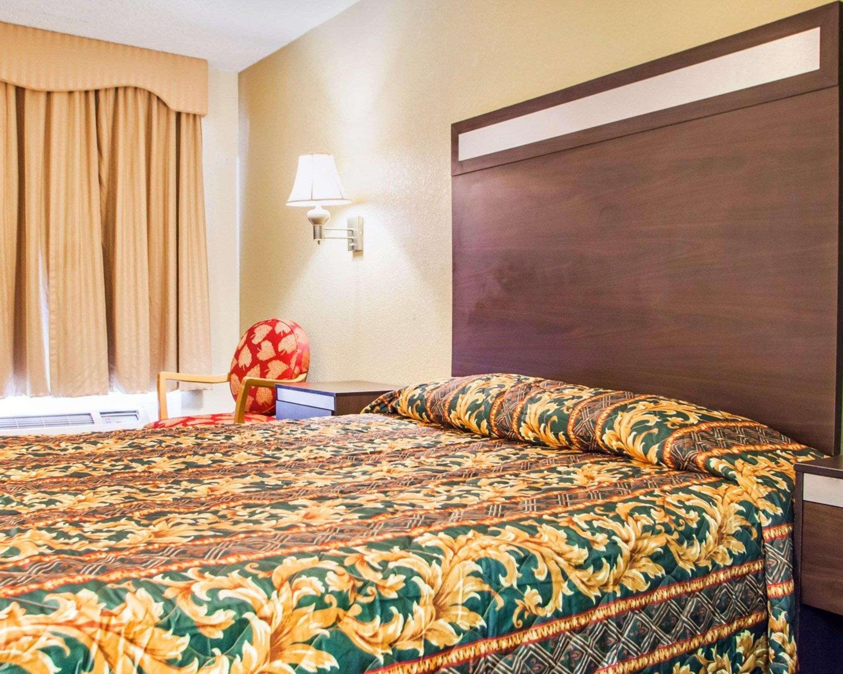 Rodeway Inn Mount Laurel Hwy 73 Экстерьер фото