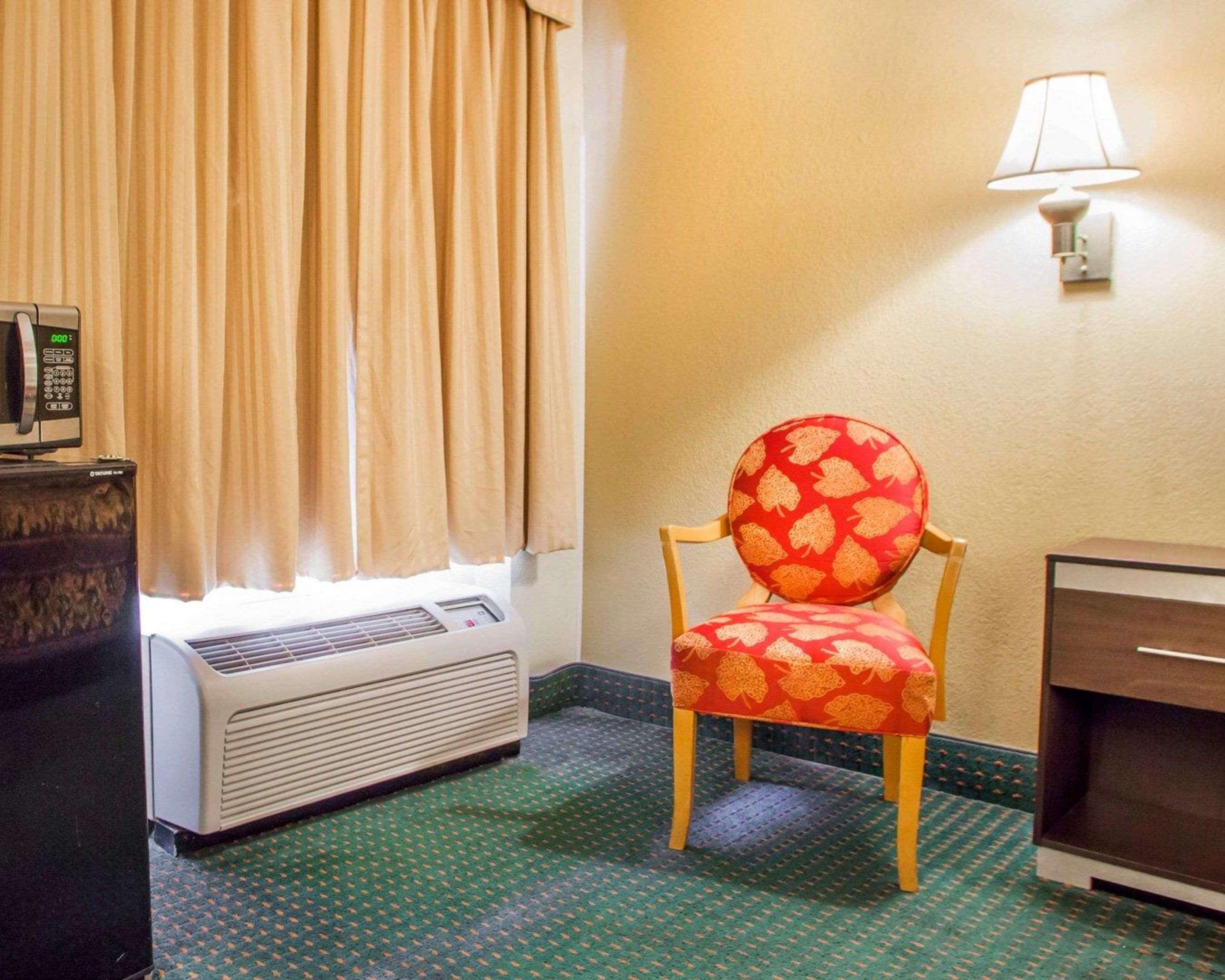 Rodeway Inn Mount Laurel Hwy 73 Экстерьер фото