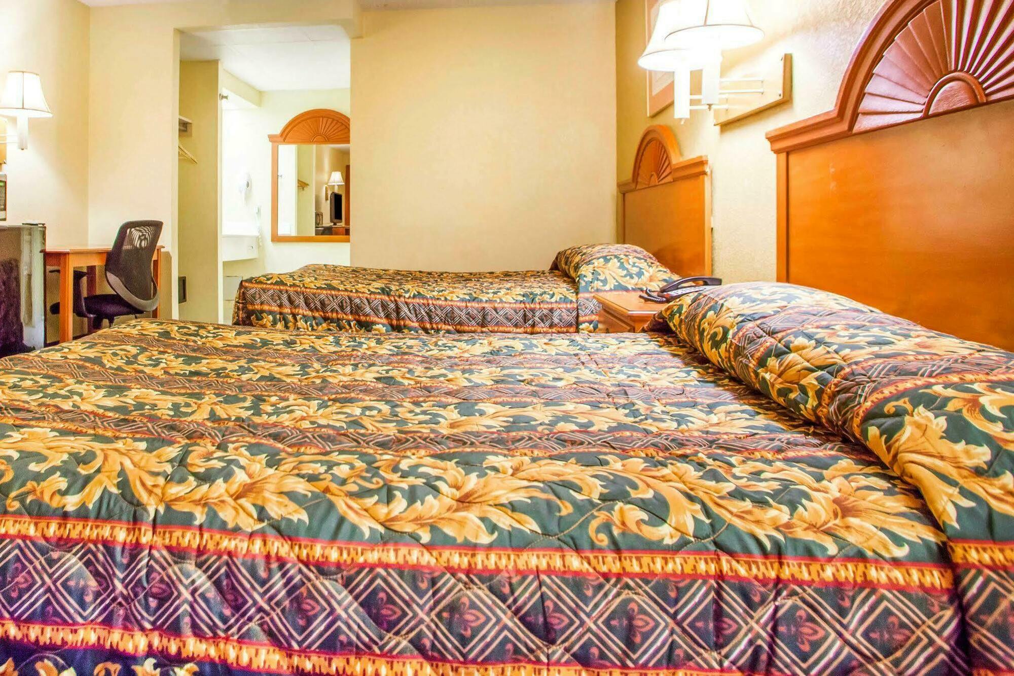 Rodeway Inn Mount Laurel Hwy 73 Экстерьер фото